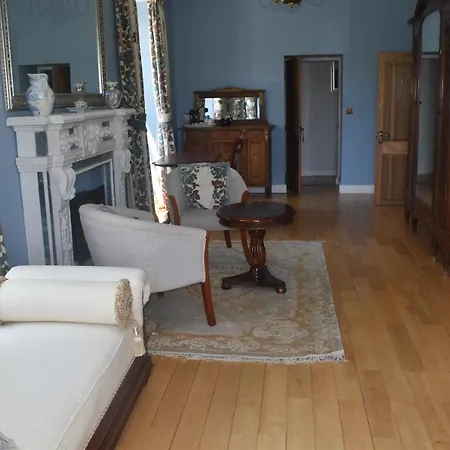 לינה וארוחת בוקר Chateau Roquehort