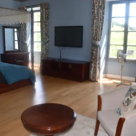 Chateau Roquehort לינה וארוחת בוקר 4*