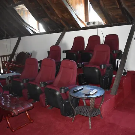 Chateau Roquehort לינה וארוחת בוקר 4*