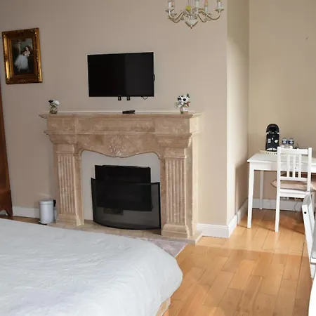 לינה וארוחת בוקר Chateau Roquehort